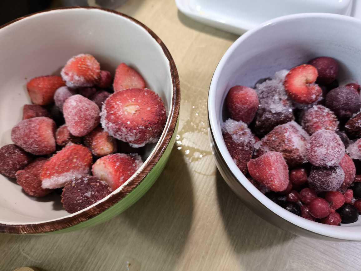 Low carb fruits defrosting for my…