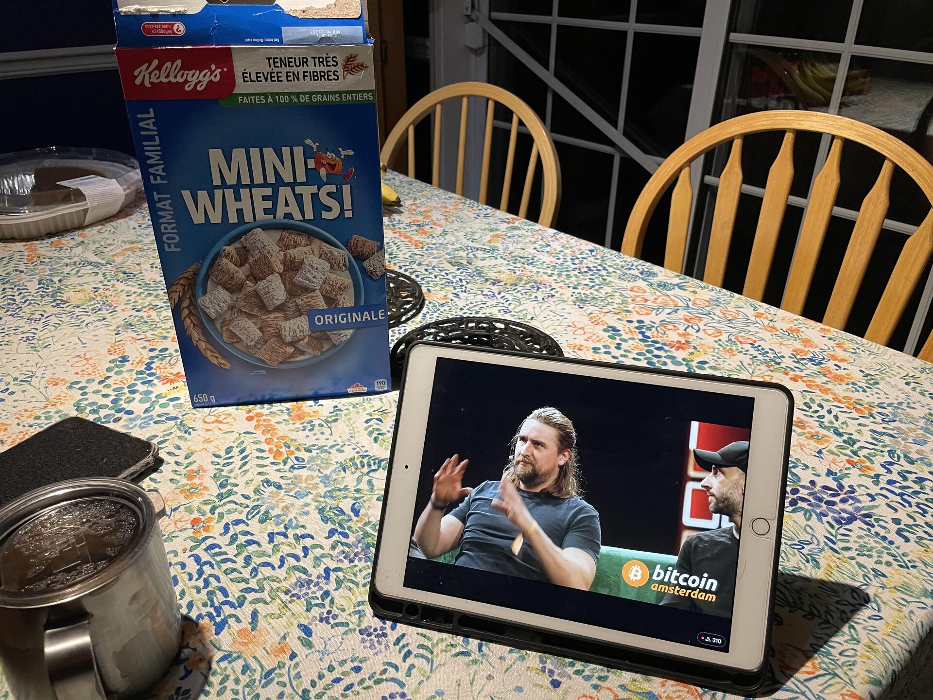 Early morning #nostr with mini wheats…