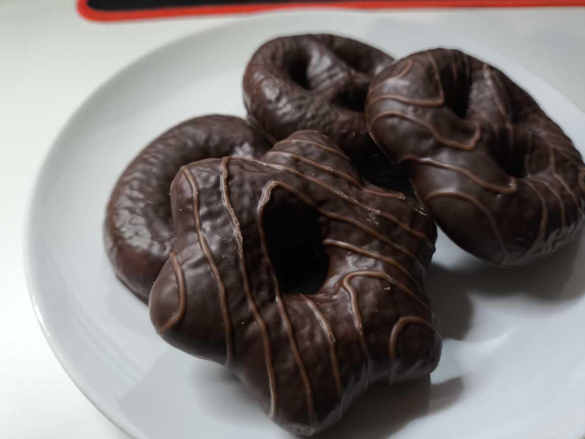 Regular Lebkuchen or Chocolate Lebkuchen... Decisions…