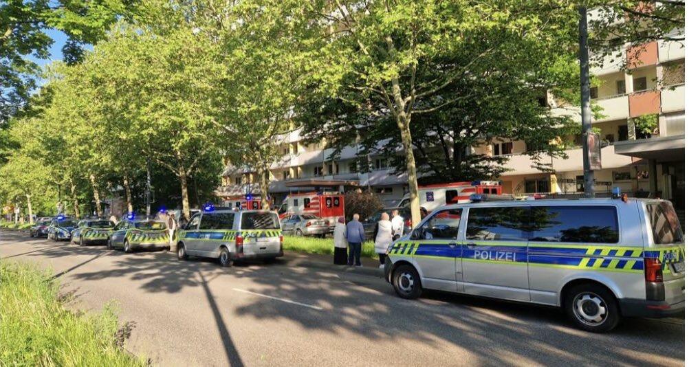 A man stabbed a 12-year-…