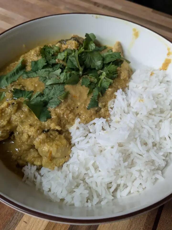 Chicken in Cashew nut sauce.