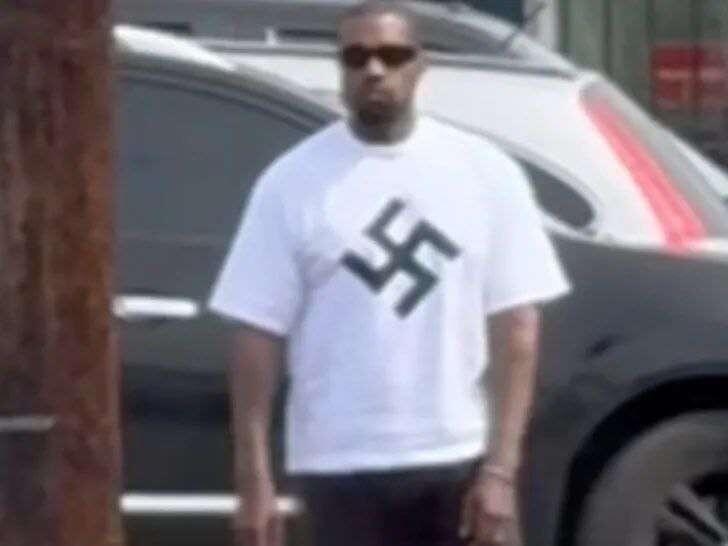 Kanye West show his new yeezy…
