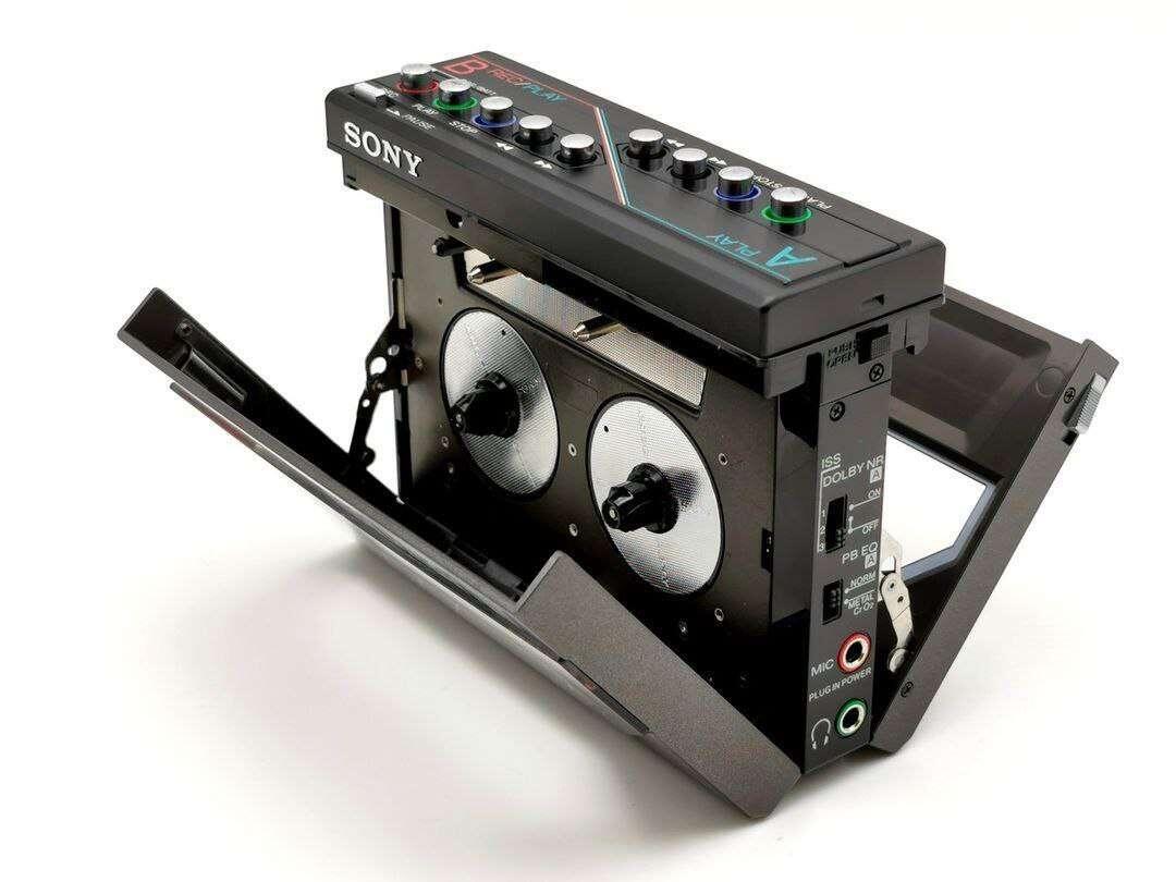 Sony Walkman WM-W800, 1986