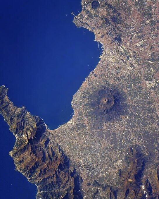 Vesuvius, seen from the International Space…