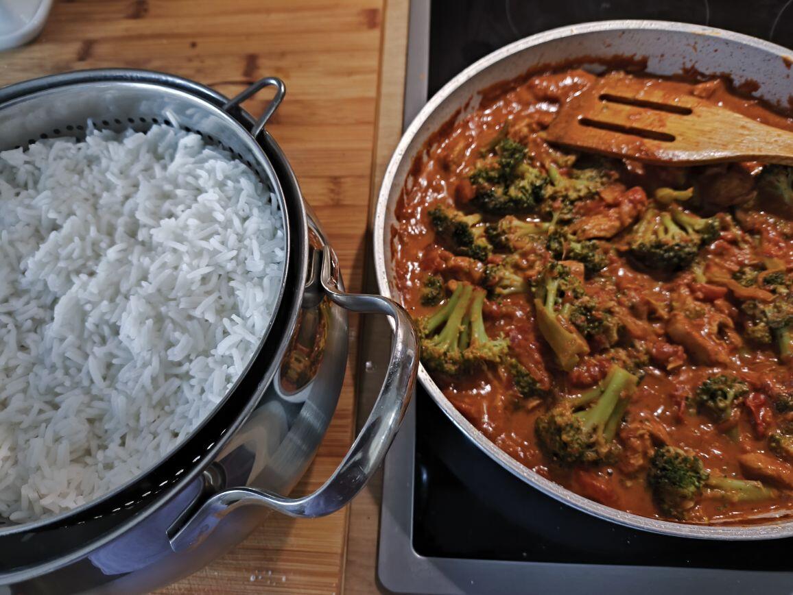 Homemade Chicken and Broccoli 🥦 Korma curry!…