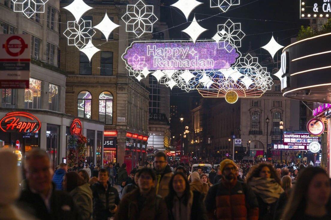 United Kingdom 🇬🇧: The illuminated displays bearing…