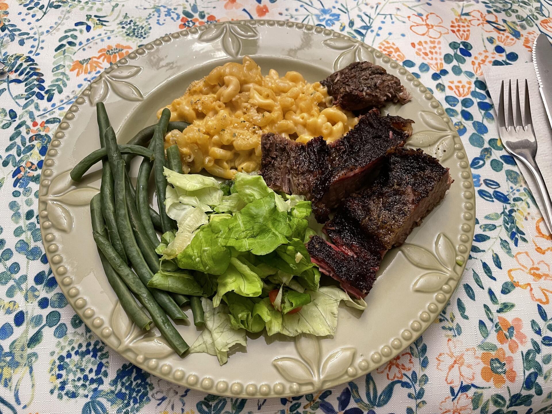 Brisket plus mac’n’cheese in…