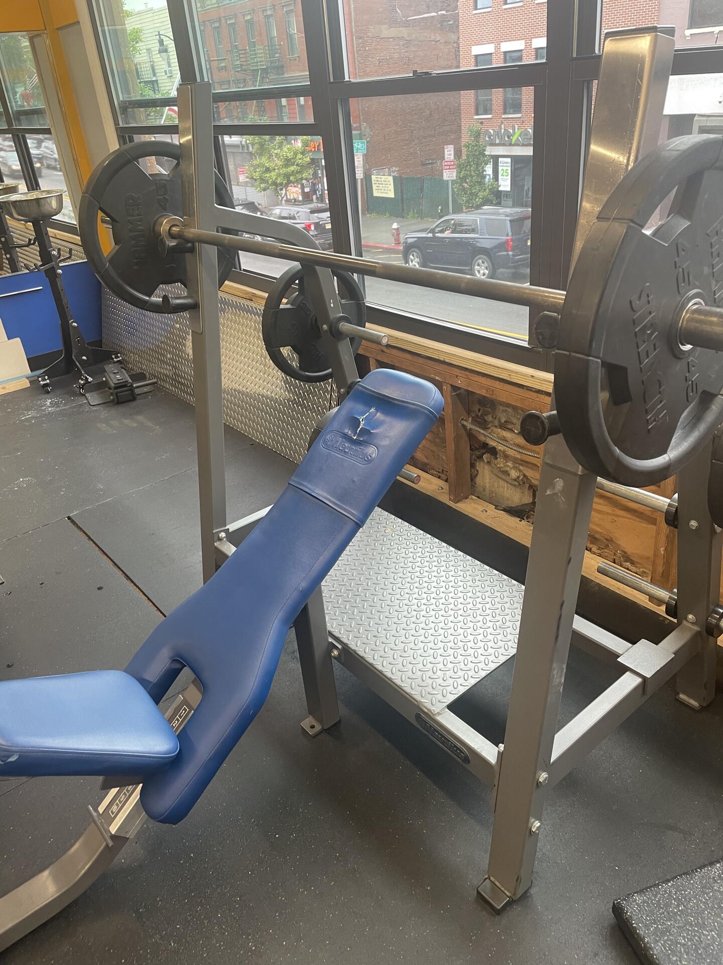 Light work on the incline bench