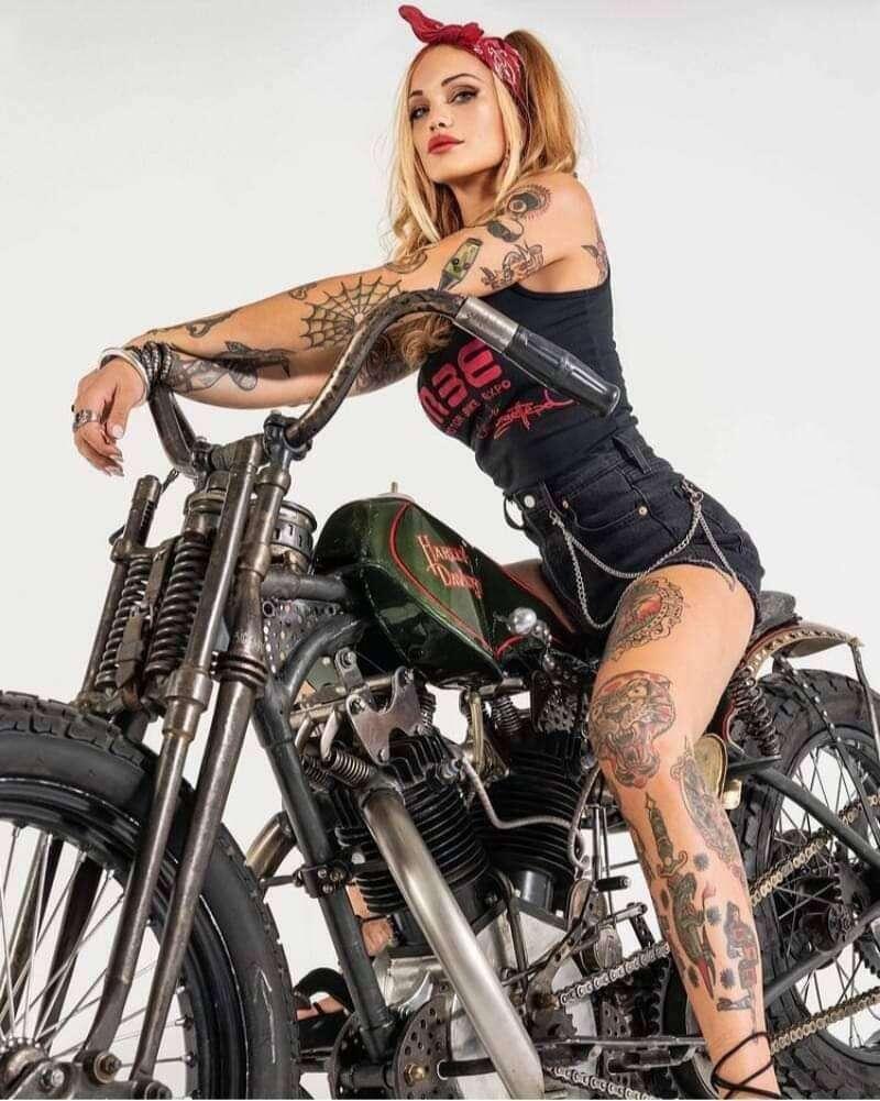 #bike #biker #rocker #rockerbabe #custom #motorbike…