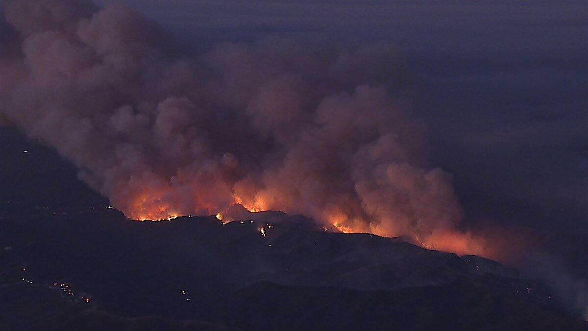 ⚡️Flames from the Palisades Fire are…