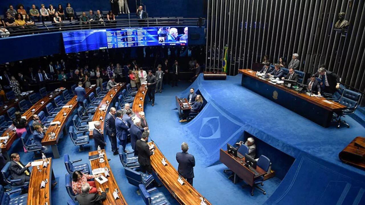 Cover image for PL consolida força no Senado com 28 cadeiras; Brasil dá guinada à direita na correlação de forças