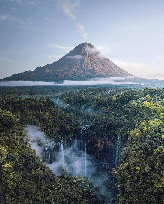 This picture of the Tumpak Sewu…