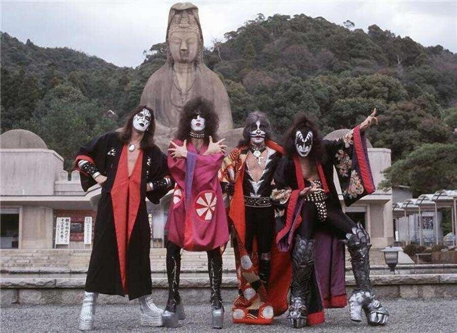 Kiss Japan 1977